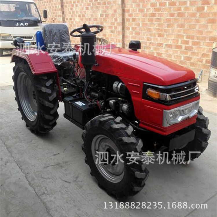 中型拖拉機(jī)