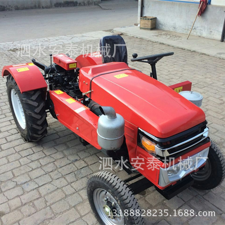 小型四輪拖拉機