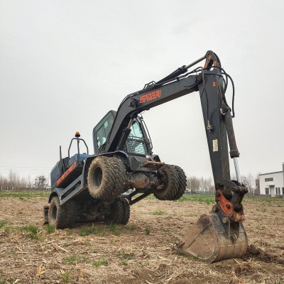 雷道 濟寧 二手輪式挖掘機 輪挖 便宜鉤機 挖土機圖片 旋轉挖機