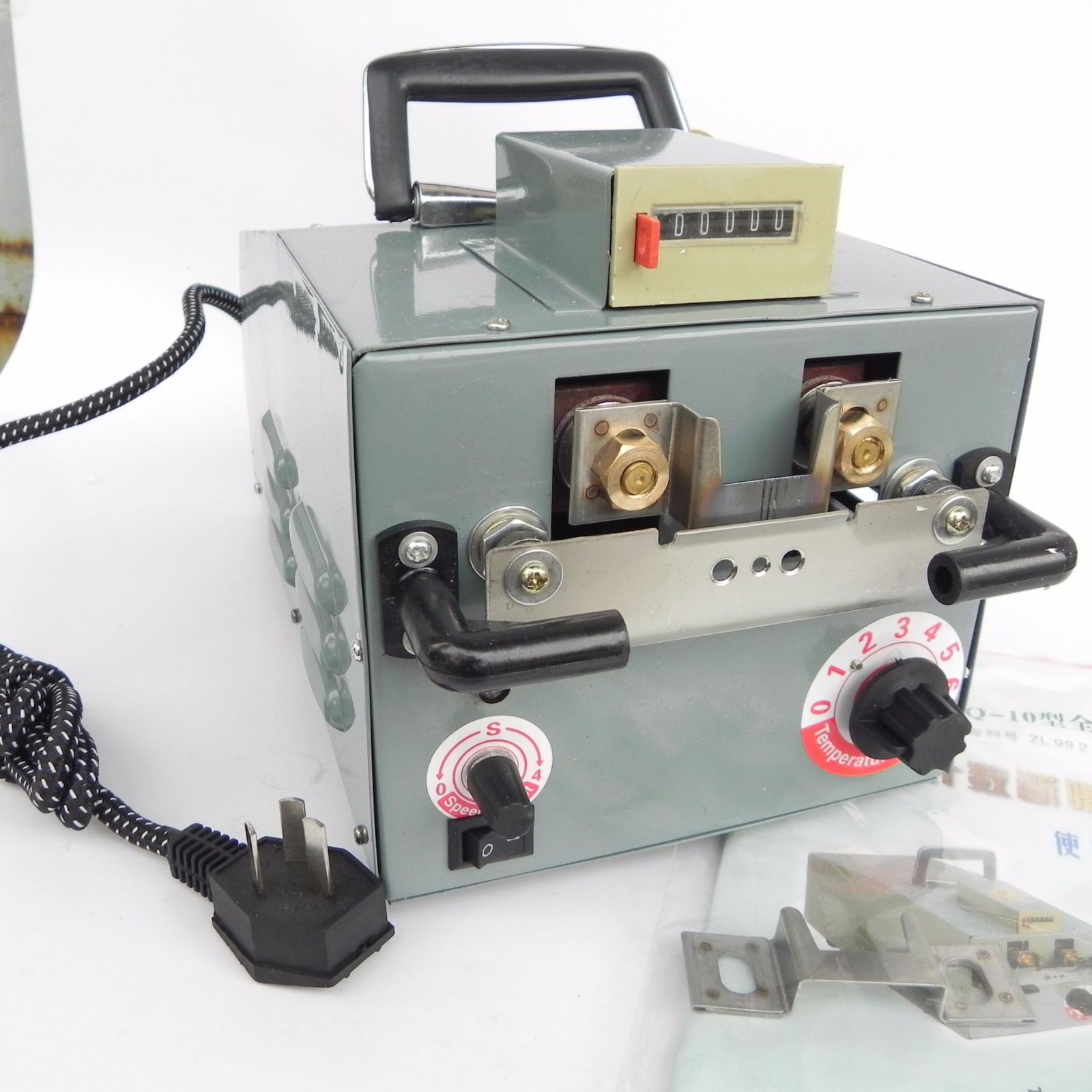 計(jì)數(shù)自動(dòng)切嘴機(jī) 全自動(dòng)斷喙器新型切嘴機(jī) 雞用切嘴機(jī) 燙嘴機(jī)