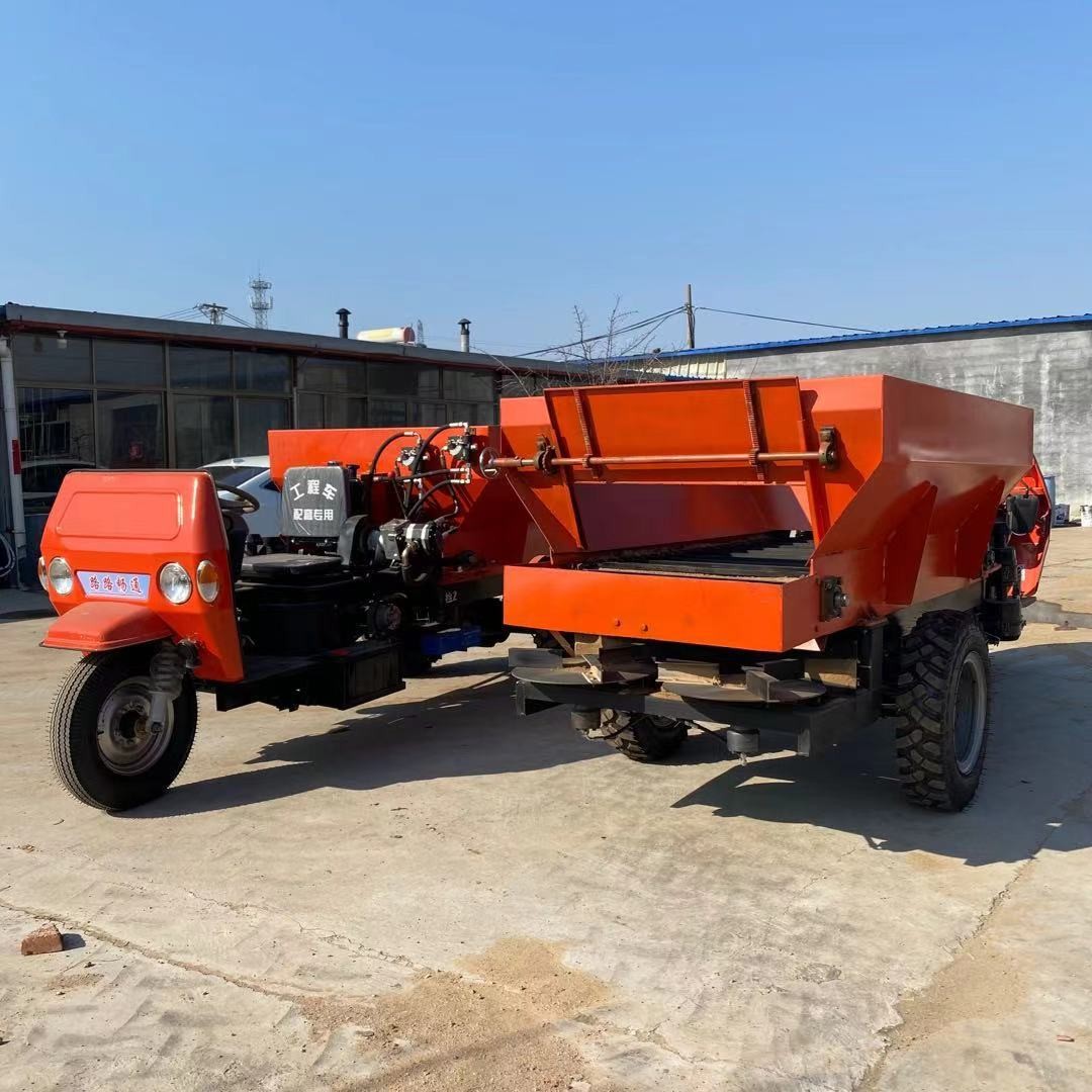 內蒙農牧場牛羊糞拋糞機 農家顆粒肥撒肥機 農田大棚撒糞車