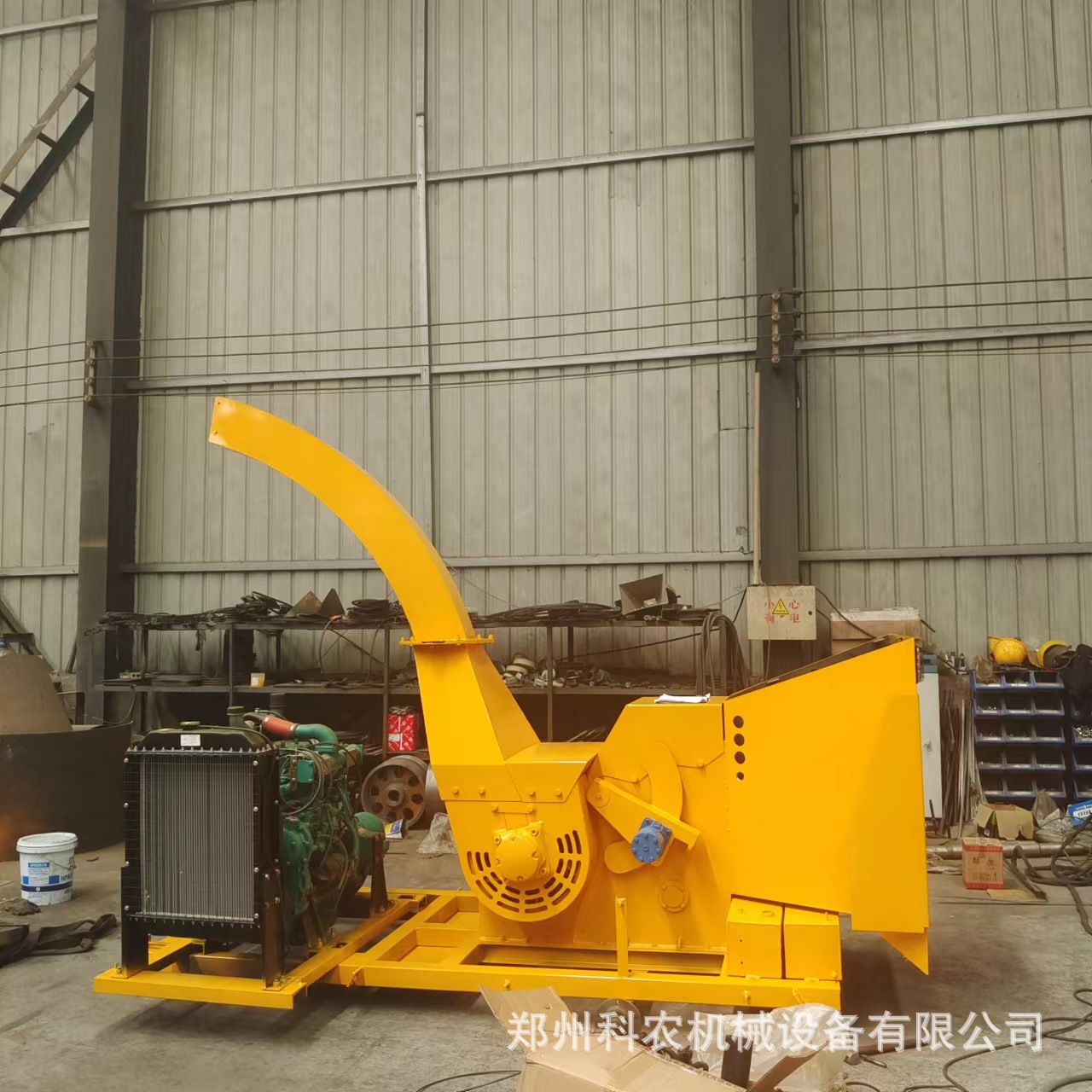 移動(dòng)樹(shù)枝粉碎機(jī)