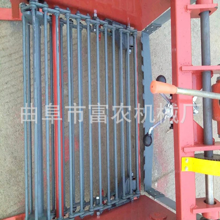 土豆收獲機(jī).