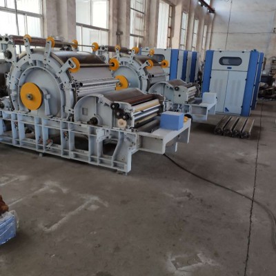 廠家工業(yè)用棉麻毛紡設(shè)備梳棉機(jī)氣壓棉箱梳棉機(jī)上料棉箱震動(dòng)喂棉箱