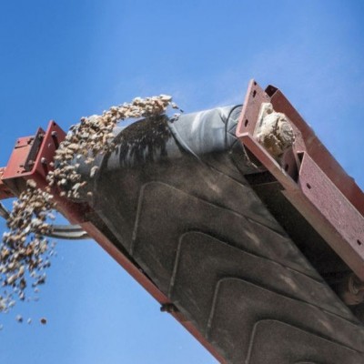 皮帶輸送機、大傾角擋邊輸送機、鱗板式輸送機、可移動式輸送機