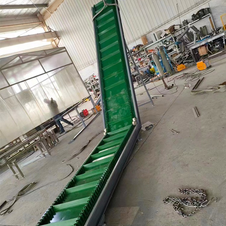 食品爬坡傳送機 小型不銹鋼鏈板輸送機 工業(yè)生產線提升機