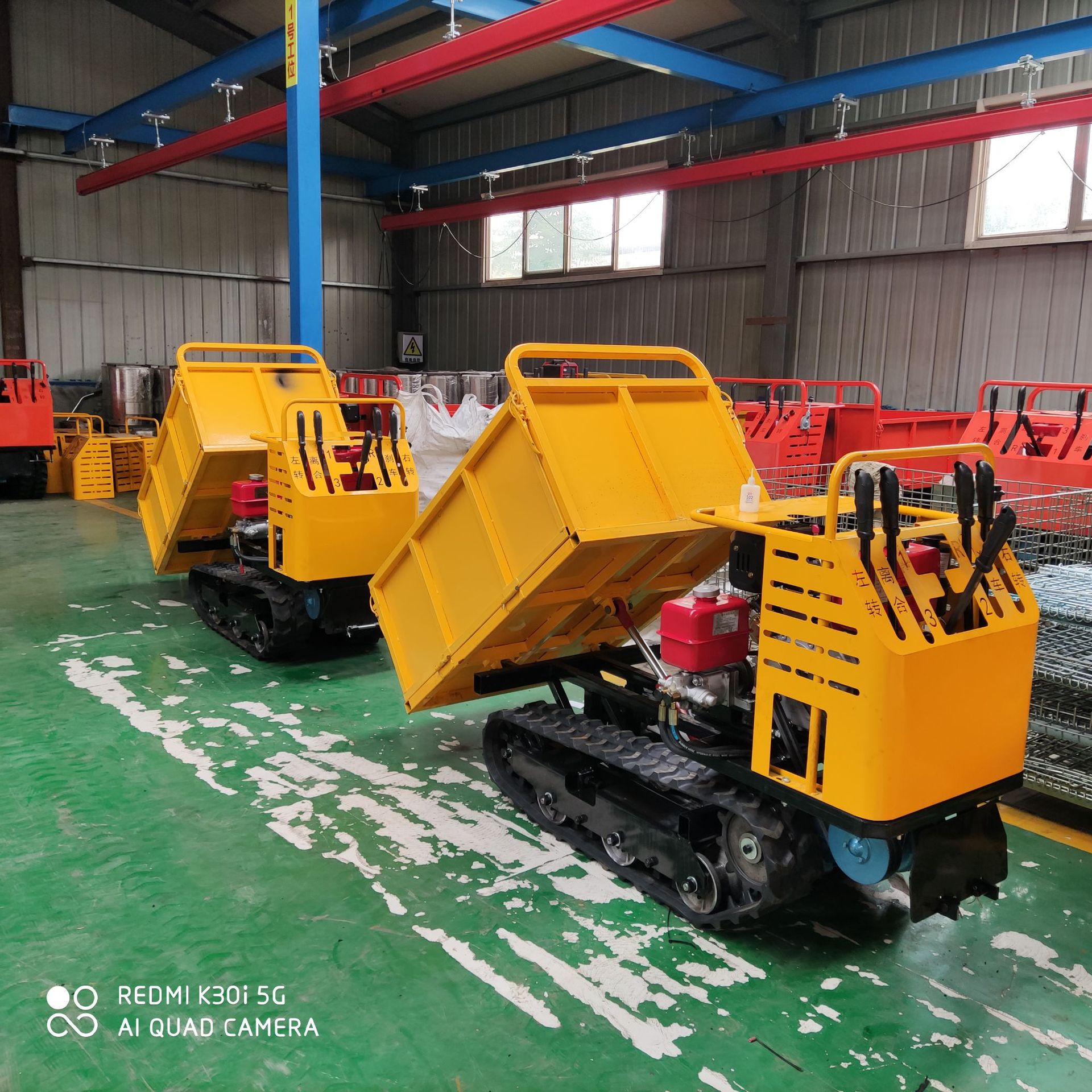 新款 履帶運(yùn)輸車 (3)