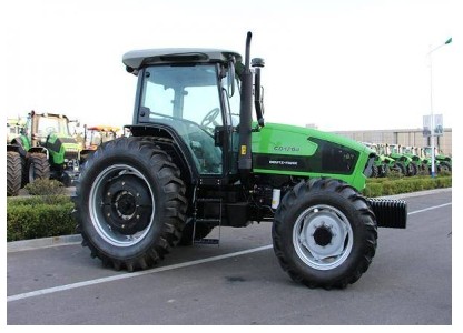 道依茨-法爾CD1204輪式拖拉機(jī)