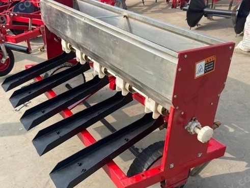 多功能撒肥機(jī)