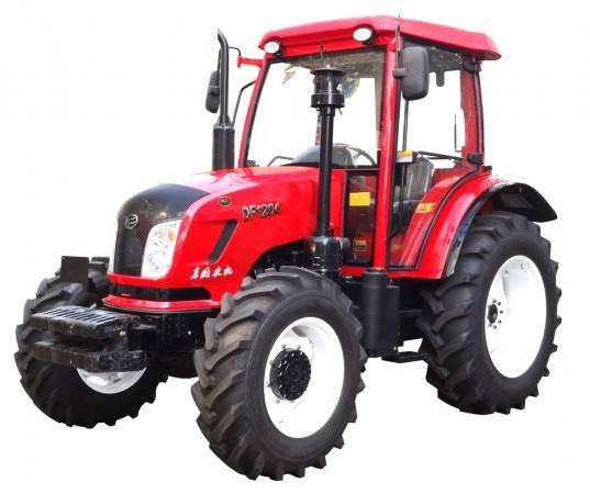 東風(fēng)1204輪式拖拉機(jī)