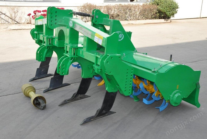 淮北華豐1SZL-250深松整地聯(lián)合作業(yè)機