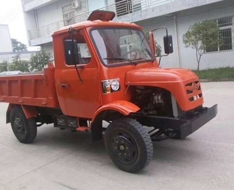 輕型后驅(qū)拖拉機(jī)