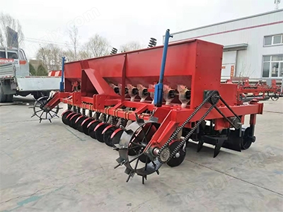 水稻包商旱地穴播機圖片展示