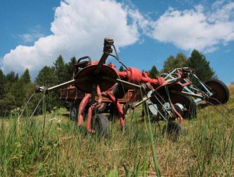 技術(shù)創(chuàng)新驅(qū)動(dòng)，中國農(nóng)機(jī)邁向智能化新時(shí)代