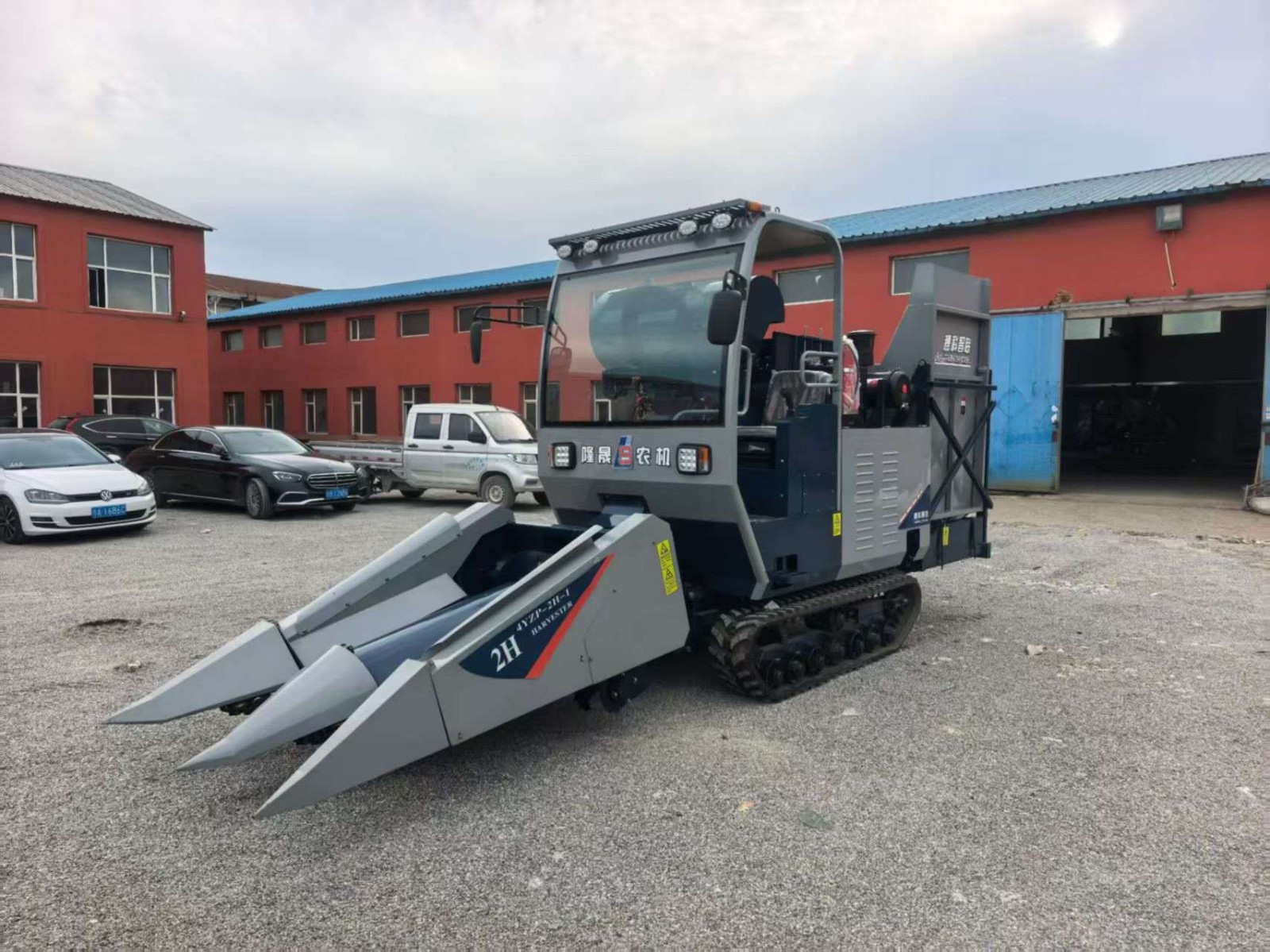 出售4YZP-2自走式履帶玉米收獲機(jī)