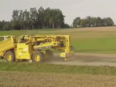 好厲害的農(nóng)機(jī)設(shè)備，搞的跟變形金剛一樣，實(shí)在佩服